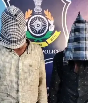 આરોપીઓએ મહિલાને માર મારી દુષ્કર્મ આચર્યું હતું.