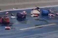 અમદાવાદ: નરોડામાં મહિલા બૂટલેગરોએ પોલીસની હાજરીમાં બિયરની બોટલો ફેંકી