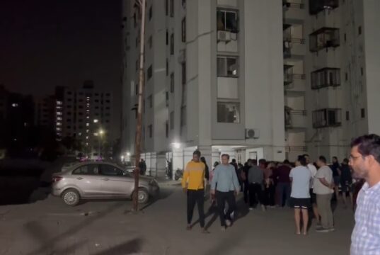 અલથાણમાં આવેલી શિવ રેસીડેન્સી દિવાલ ધરાશાઈ