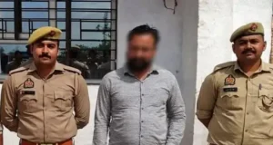 આગ્રામાં BJP નેતા કહીને ઓળખ આપનાર વ્યક્તિનો ડાન્સર સાથે વીડિયો વાયરલ